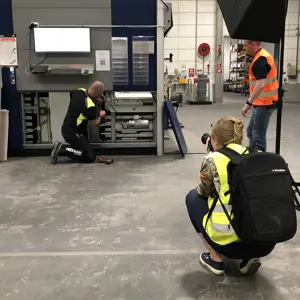 Bilder skapade av AI vs människa